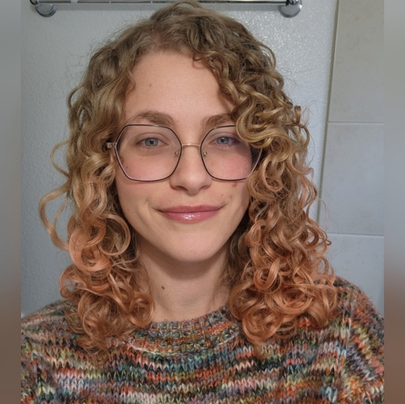 Welcome to Erin's Closet - Picture 1 of 3